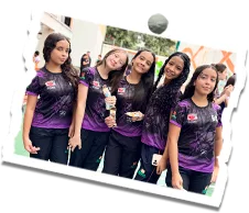 pa27 hero photo 2 meninas